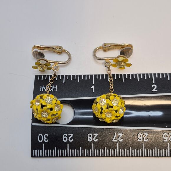 Vintage Yellow Enameled Floral Dangle Drop Clip-on Earrings with Rhinestones - Picture 6 of 9